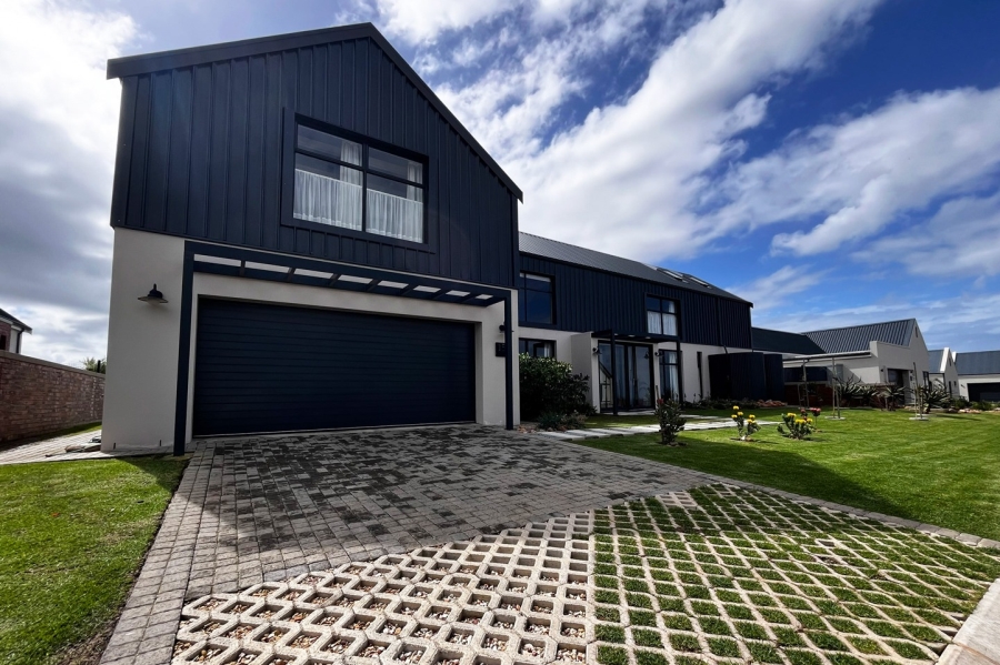 3 Bedroom Property for Sale in Renosterbos Estate Western Cape